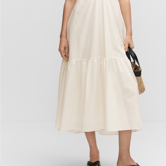 Elegant Cream Sleeveless Dress - Picture 5 of 7